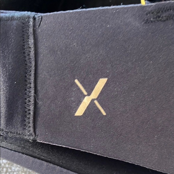 Knix WingWoman Contour Bra - Black / 8 40-42 D DD E - Picture 7 of 11